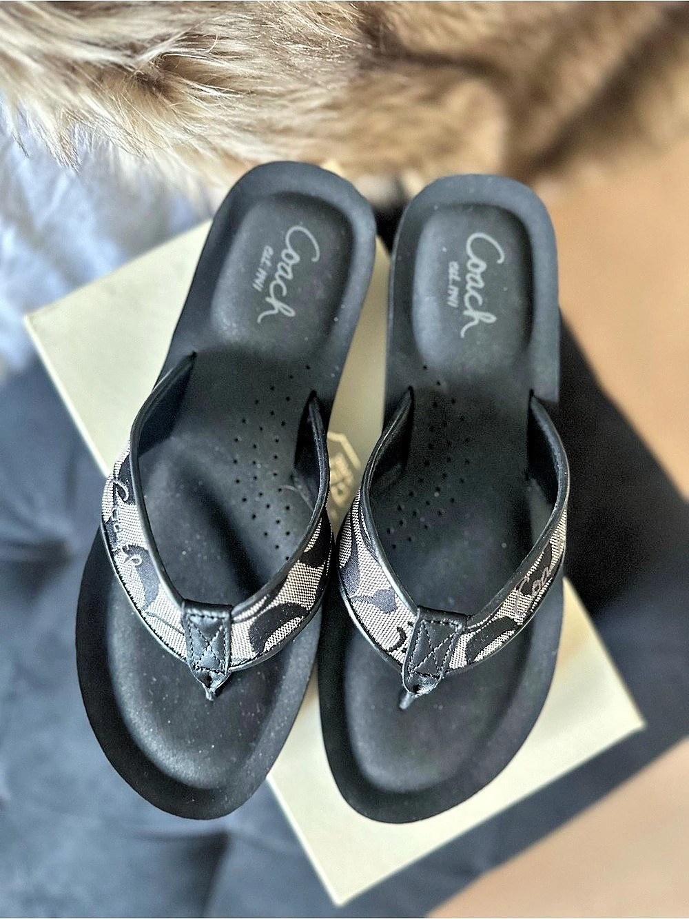 Coach Flip Flop Sandals Monogrammed US 7.5